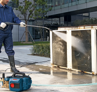 How to Effectively Use a Pressure Washer